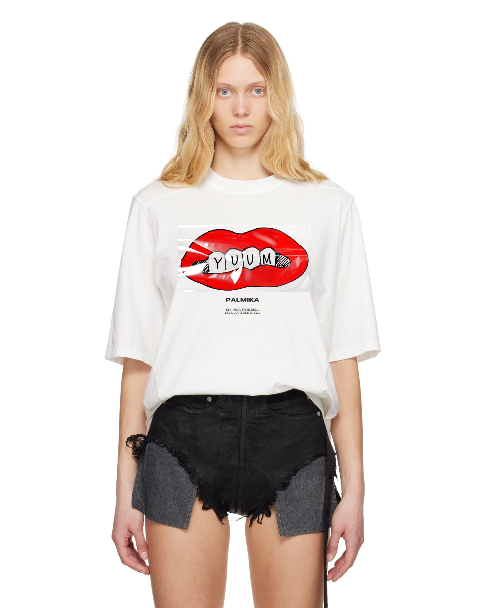 Palmika x Vika - YUUM Lips Tee
